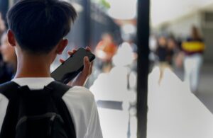 Silence! NYS school cellphone ban to go into effect this fall, Hochul says