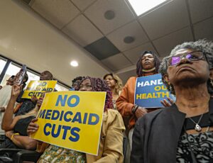 Hochul and Jeffries Raise Alarm in Brooklyn Over Medicare and Medicaid Cuts in Trump Spending Bill