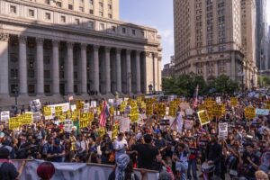New Yorkers Rally in Solidarity with LA Activists, Leading to Arrests During ICE Protests