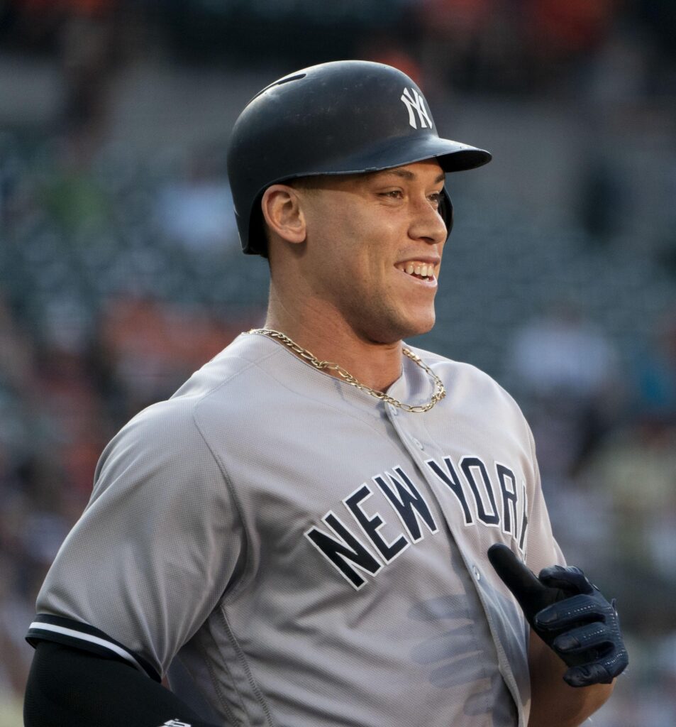 Aaron Judge Matches A-Rod’s Yankees Home Run Record in Thrilling Win Over Braves