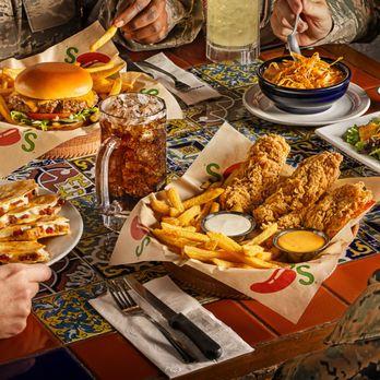 Couple Ties the Knot Over a Triple Dipper at Chili’s in Connecticut