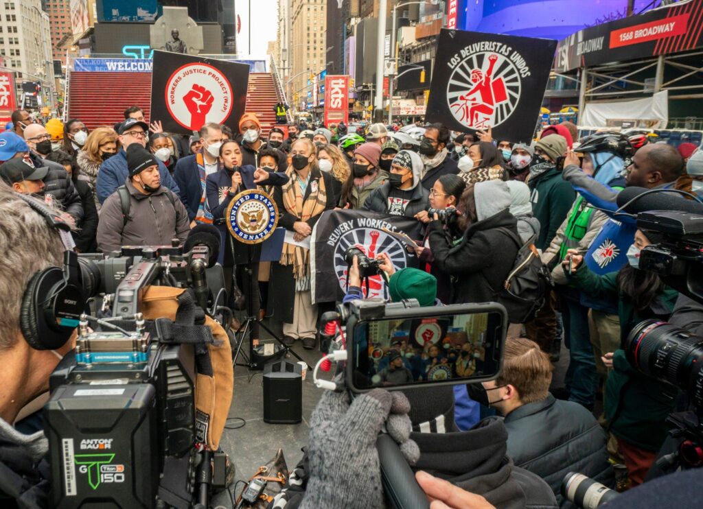 An NYC Deliverista’s Job Disappeared Overnight — Along with a Thousand Others in Just Four Months: “I Just Want My App Back”